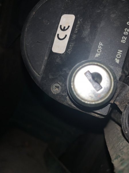 BMW Z3 car alarm on off switch key slot.JPG