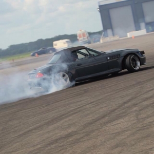 The drift Z3 doing what it does best