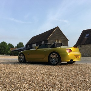 BMW Z4 3M Bitter Satin Yellow in the early sunshine