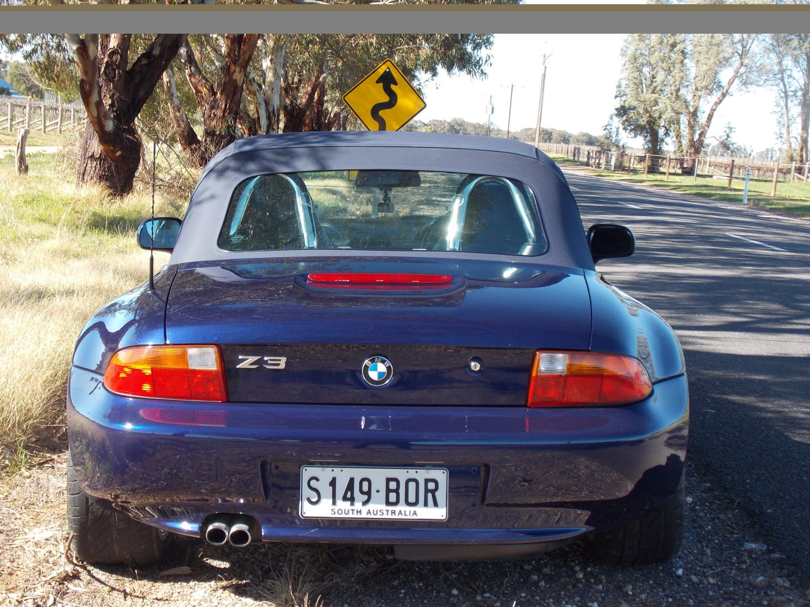 blue sa z3 going round the bend