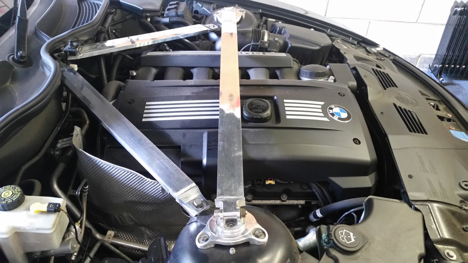 BMW Z4 Cosmo Racing Strut Brace